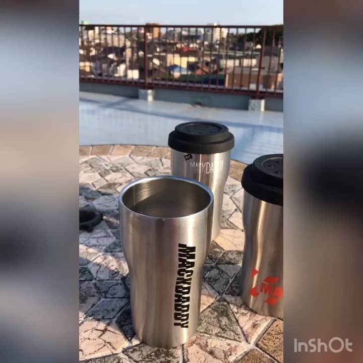 マックダディのインスタグラム：「【New Arrivals】外で呑むお酒が特に美味しい季節です🍻 野外音楽フェスやキャンプなどアクティブなアウトドアシーンにピッタリな、蓋付き真空To Goタンプラーが新入荷👏👏👏 もちろんオフィスで飲むホットコーヒーも、夜から頂くレモンサワーも、このタンブラーに入れて外へTo Goしましょ☕️🍪🥪 🍋🥤🍻 #tumbler #タンブラー #五月晴れ #フェス #野外フェス #キャンプ #キャンプ道具 #これからみんなでメチャクチャ踊って騒ごう騒ごう #camp #fes #musicfestival #festival #音楽フェス #レモンサワー #金曜ロードショー」