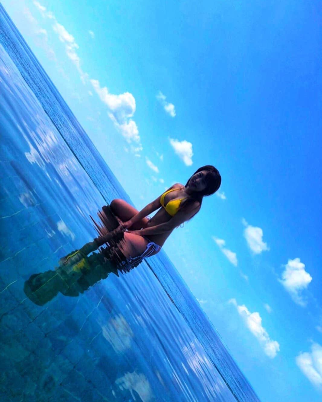 浅香美咲さんのインスタグラム写真 - (浅香美咲Instagram)「お魚たくさんいたよ🐟🐟🐟 #jumeirahvittaveli #maldives #浅香美咲 #beach #beachbody #japanesegirl #ocean  #美容 #水着  #trip #travel #vacation #holiday  #bikinigirl  #インスタグラビア #korea」5月16日 19時18分 - asakamisaki
