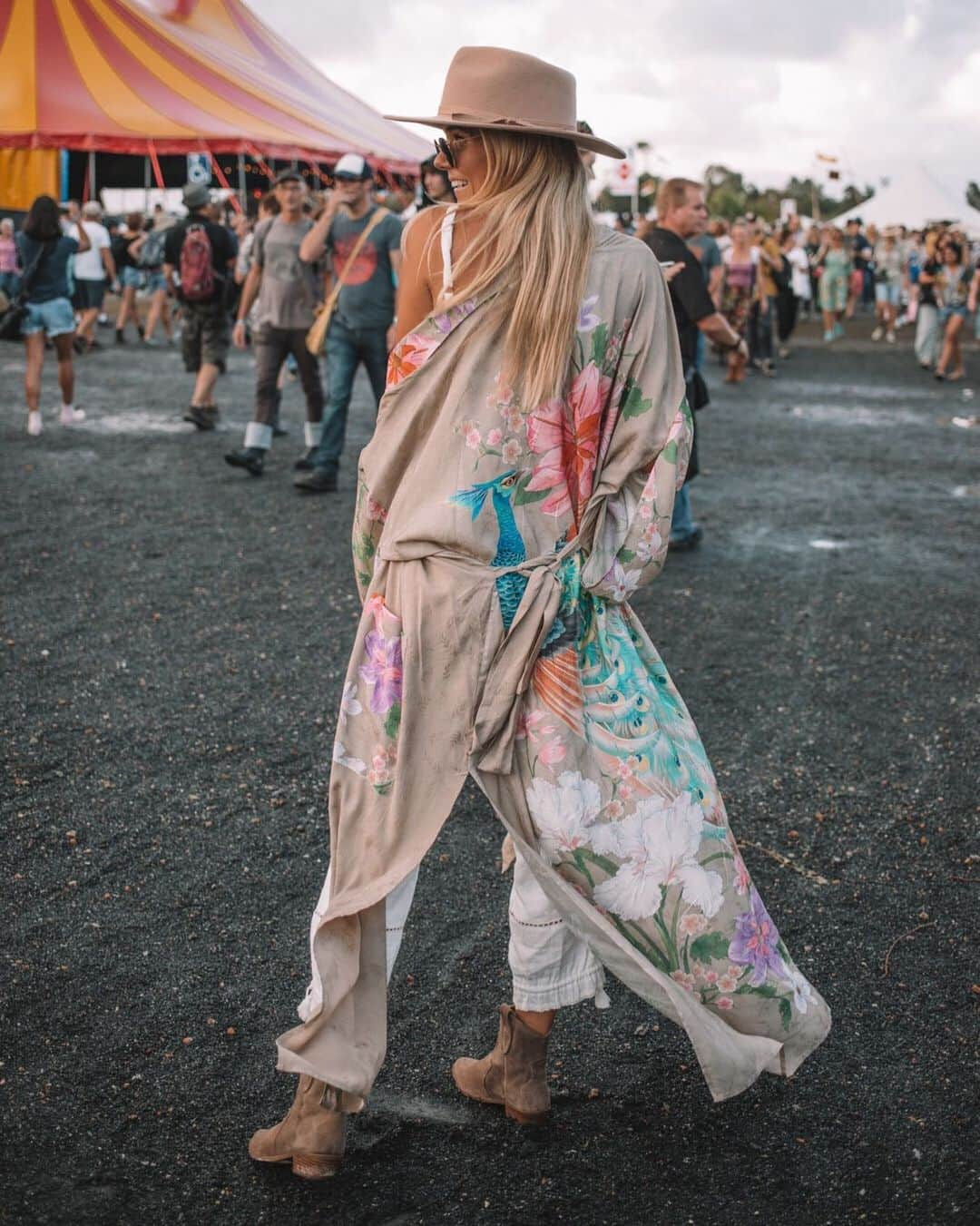 SPELLさんのインスタグラム写真 - (SPELLInstagram)「It's aaaall about that statement print 🌸✨ Swedish beauty @fakander showing us how to do festival style in our Waterfall Robe」5月16日 19時28分 - spell