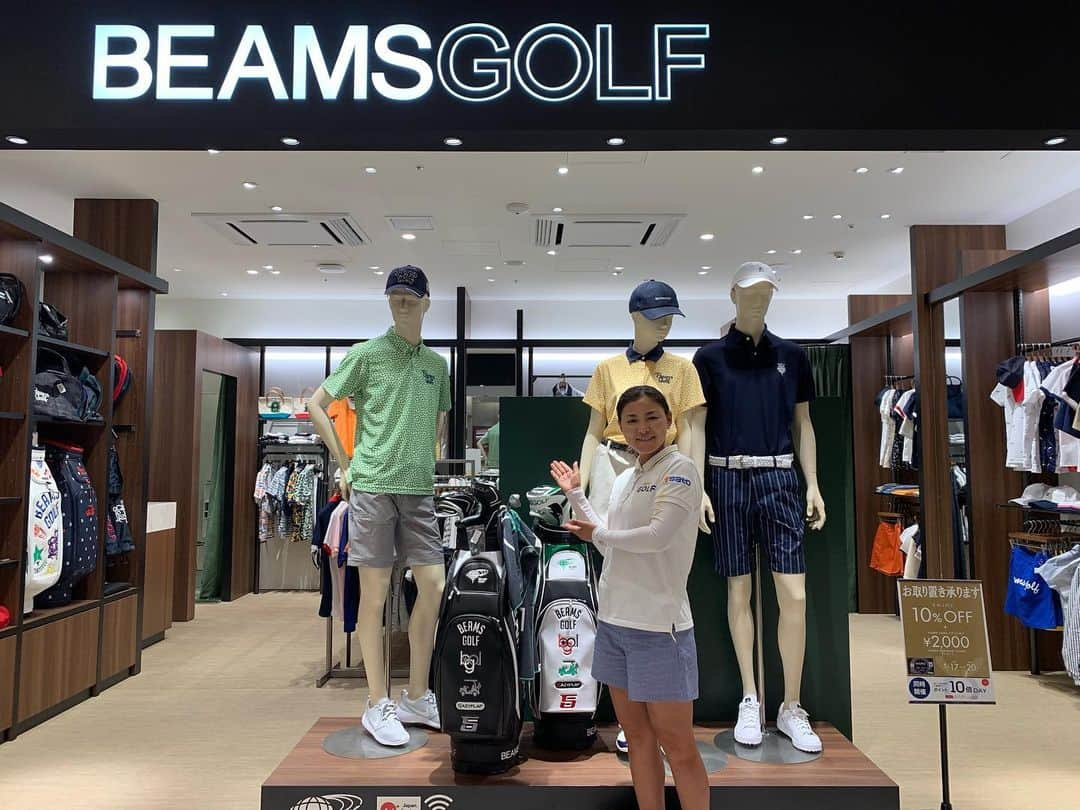 横峯さくらさんのインスタグラム写真 - (横峯さくらInstagram)「福岡の天神にあるBEAMS GOLFさんに遊びに行ってきました✨可愛いウェアが沢山あるので皆さんも是非行ってみてください😊 @beamsgolf  #ビームスゴルフ #ビームス #beamsgolf #女子プロゴルファー #女子ゴルフ #プロゴルファー #福岡 #天神 #ゴルフウェア #ゴルフコーデ #ウェア #ゴルフ #素敵なお店」5月16日 19時45分 - sakura_yokomine