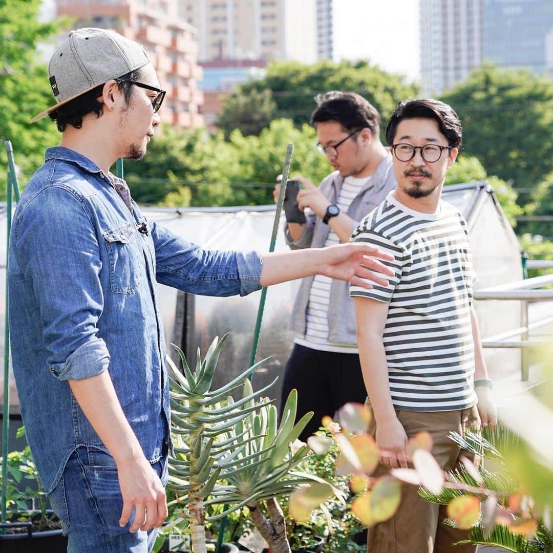 LOVEGREEN -植物と暮らしを豊かに。さんのインスタグラム写真 - (LOVEGREEN -植物と暮らしを豊かに。Instagram)「. . 明日5/17 Fm yokohama 84.7 Brand New! Friday . 朝8:12 Life Style Laboに弊社取締役COO川上が出演します！ . . 園芸 x IT、LOVEGREENやBotapii、MIDOLAS、植物トレンドについてなど、DJ小林大河さんとボタニカルトークします！お楽しみに！ . . #LOVEGREEN #ラブグリ #botapii #ボタピーズ #MIDOLAS #ミドラス #fmyokohama #brandnewfriday #小林大河 #ラジオ #radiko #ビカクシダ #ボタピー」5月16日 20時06分 - lovegreen_official