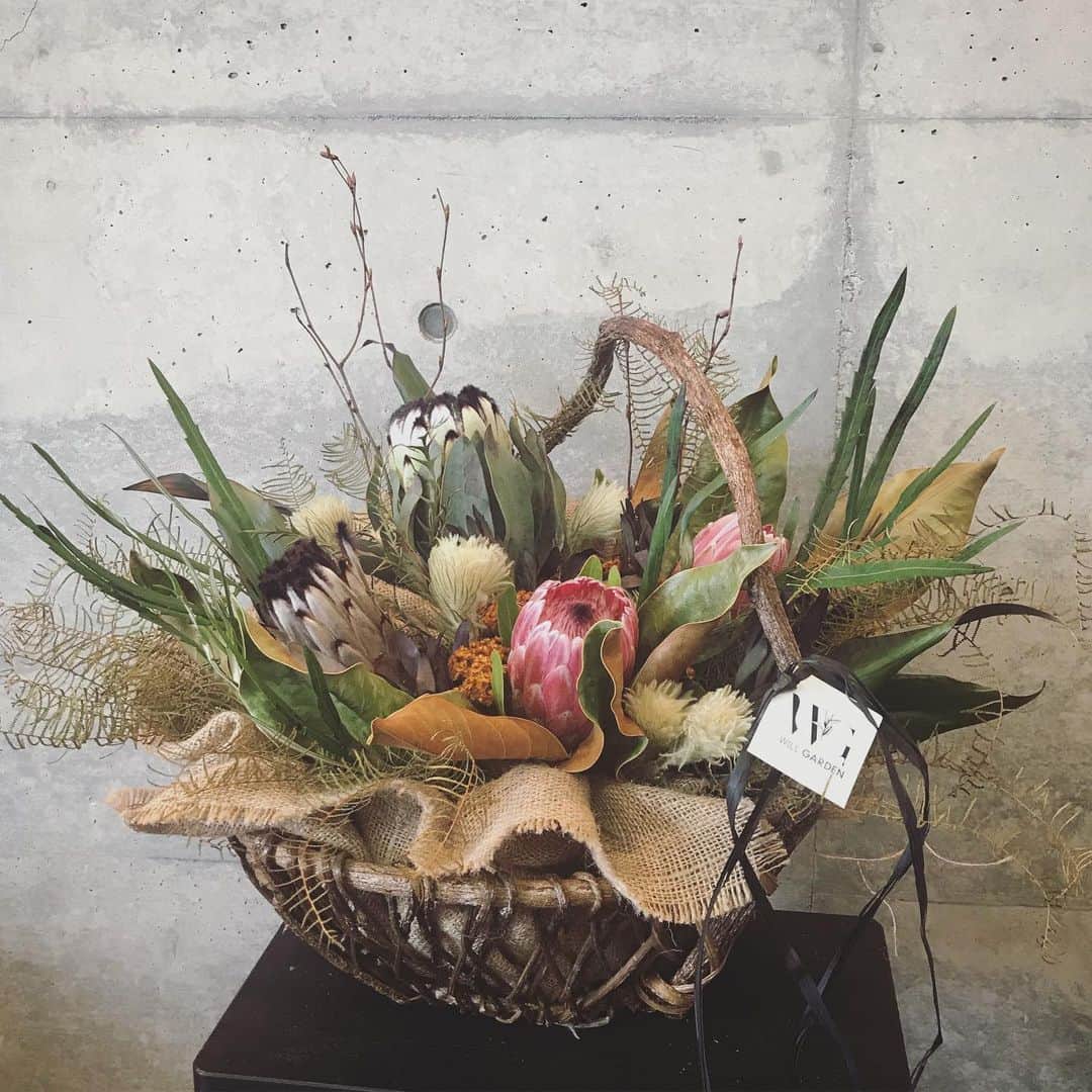 のインスタグラム：「ギフトアレンジ。 @willgarden_official  #flower #flowers #dryflower #dryarrangement #willgarden」
