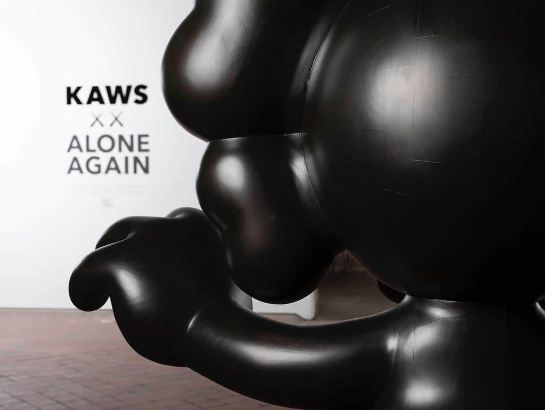 KAWSONEさんのインスタグラム写真 - (KAWSONEInstagram)「KAWS: ALONE AGAIN at @mocadetroit  May 10—August 4, 2019 Curated by @elysiaborowy  Organized by @librarystreetcollective 📷 by @jontywilde  #KAWS #Detroit #MOCAD (Swipe for more photos)」5月16日 20時28分 - kaws