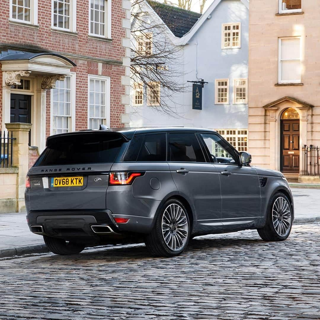 Land Roverさんのインスタグラム写真 - (Land RoverInstagram)「Take power to new places with our most dynamic SUV. #RangeRoverSport  #LandRover #SUV #4x4 #Adventure #Carsofinstagram #Instacar #Design#CarLifestyle #LandRover #Cars #Car #RangeRover #Technology」5月16日 20時30分 - landrover