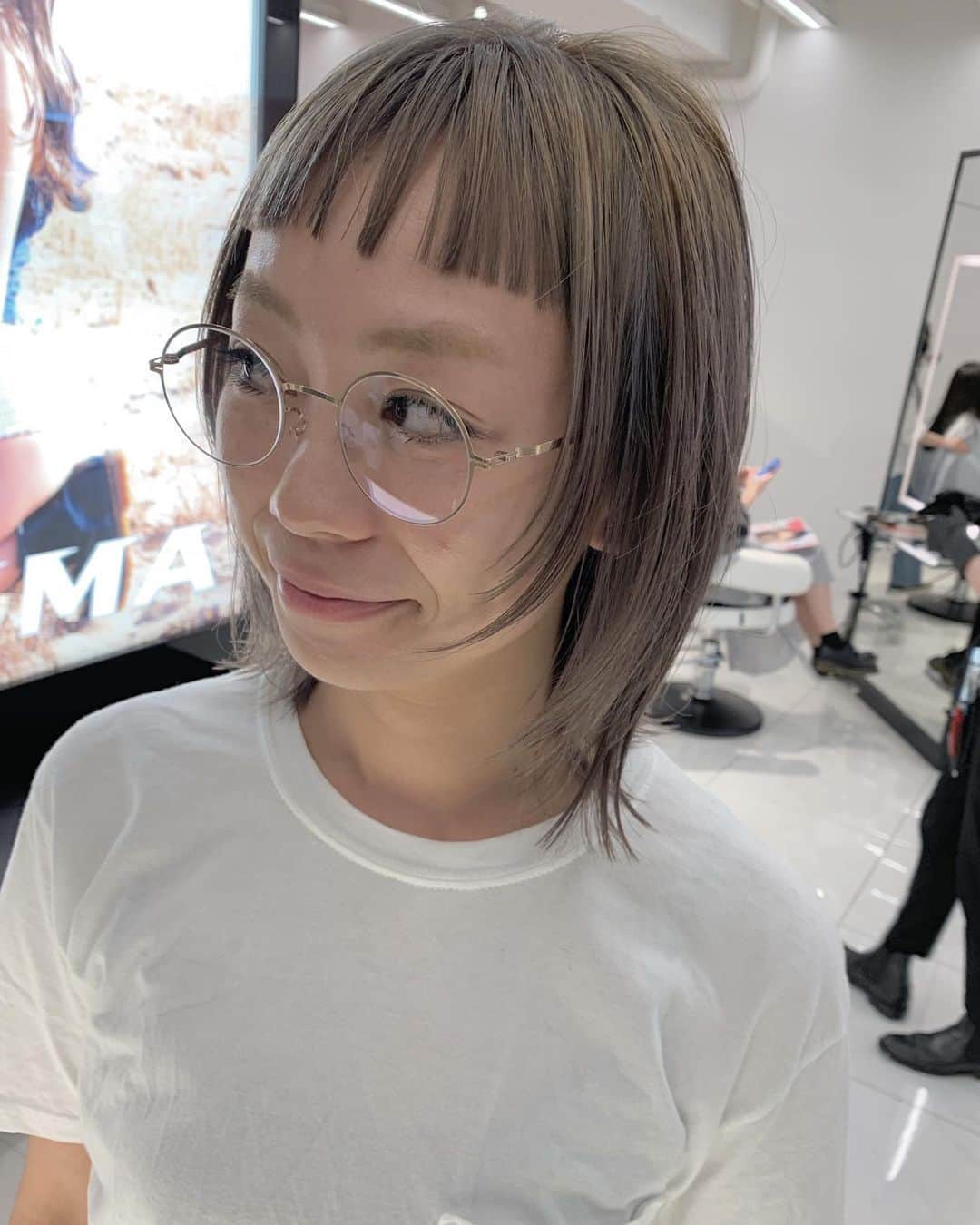 nanako itoのインスタグラム：「ショートバングにレイヤーでハイトーン 🙆🏼‍♀️ . 好きです👌🏻✨ . #short #shima_nanako」