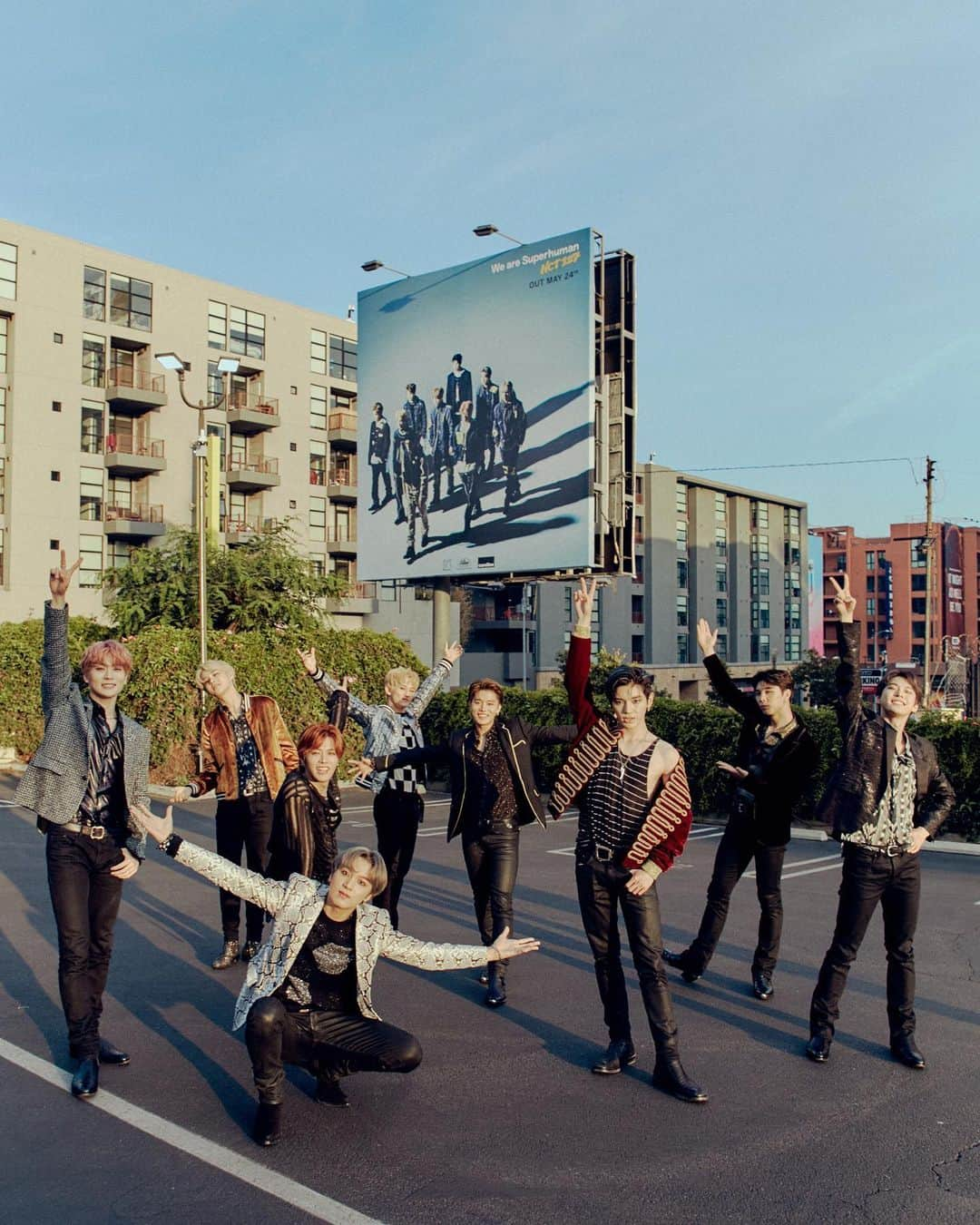 NCT 127さんのインスタグラム写真 - (NCT 127Instagram)「Seeing these billboards and the iconic Capitol Records building never gets old!! • NCT 127 〖 #SUPERHUMAN 〗  Music Release ➫ 2019 05 24 • #WE_ARE_SUPERHUMAN #NCT127_SUPERHUMAN #NCT127 #NCT  #NEOCITYinUSA #NCT127inUSA」5月17日 2時08分 - nct127