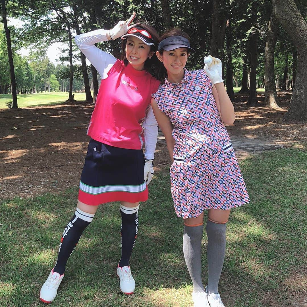 宮崎宣子さんのインスタグラム写真 - (宮崎宣子Instagram)「森下さんと念願のゴルフが叶いました😆⛳️✨ そして、アルチビオお揃い❤️ おしゃべりに夢中になり過ぎて、打って話して打って話しての繰り返し😆 すごく飛ばすし、フォームもかっこよくて、さすがに上手くて、本当に楽しかったー😆✨ また、近々行きましょー⛳️💕 実はまだまだ話し足りなかった😅  #女子ゴルフ #女子ゴルファー #アルチビオ  #アルチビオコーデ  #archivio #森下千里 さん #プロゴルファー #ゴルフ女子  #golfwear  #golfgirl  #ゴルフ好き  #覆面ゴルファー」5月16日 20時50分 - miyazaki_nobuko