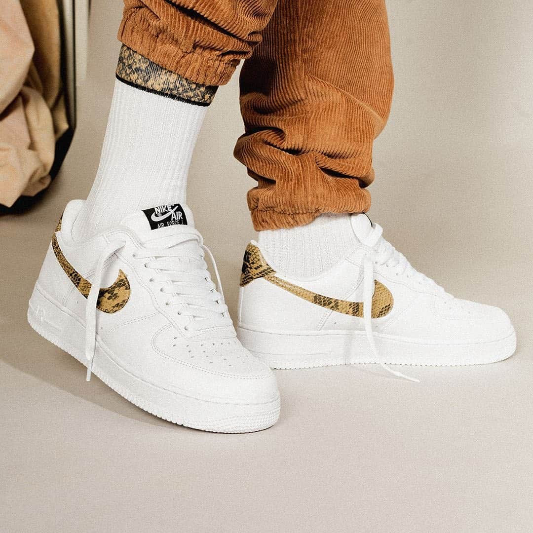 HYPEBEASTさんのインスタグラム写真 - (HYPEBEASTInstagram)「@hypebeastkicks: Originally released back in 1996, Nike’s Air Force 1 “Ivory Snake” will be making a return at select stockists like @43einhalb on May 22 for $130 USD.  Photo: @themoldernway/@43einhalb」5月16日 20時57分 - hypebeast