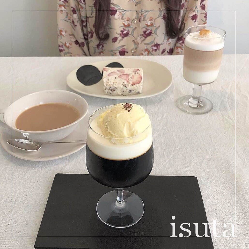 isutaさんのインスタグラム写真 - (isutaInstagram)「. 千葉にある隠れ家的カフェ「Contes」をご紹介♡ . おしゃれなランチ、カフェタイムが楽しめるお店です♩ . シンプルな器に盛り付けられた料理やスイーツは、見ているだけで満たされるほど美味しそうなんです！ . いちごのカッサータやミルクティー、コーヒーゼリーは見た目も可愛いのでぜひ頼んでくださいね❤︎ __________ contes（コンテ） open：11:30～18:00 close：月曜日 access：千葉県千葉市中央区本千葉町4-1 永岡ビル 2F __________ photo by @_soral2l2_ @skr______st @_narpisica_ . #isuta #isutapic #isutacafe #イスタ #千葉カフェ #contes .」5月16日 21時07分 - isuta_jp