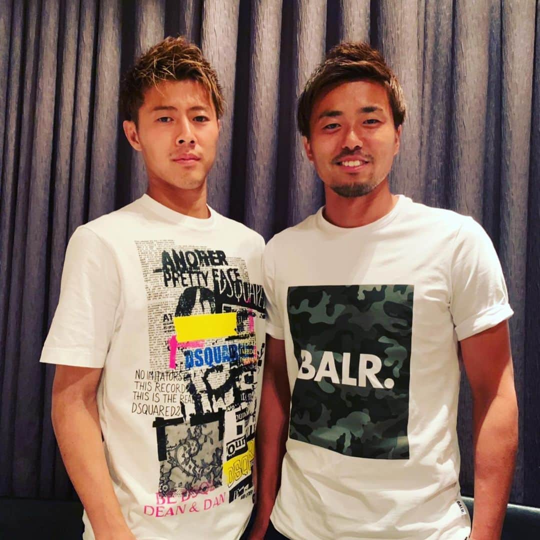 丸橋祐介のインスタグラム：「最近暑いから そろそろTシャツの季節やな〜。 #BALR#DSQUARED2 #めっちゃカッコいい #これからもお世話になります。 #ほな」