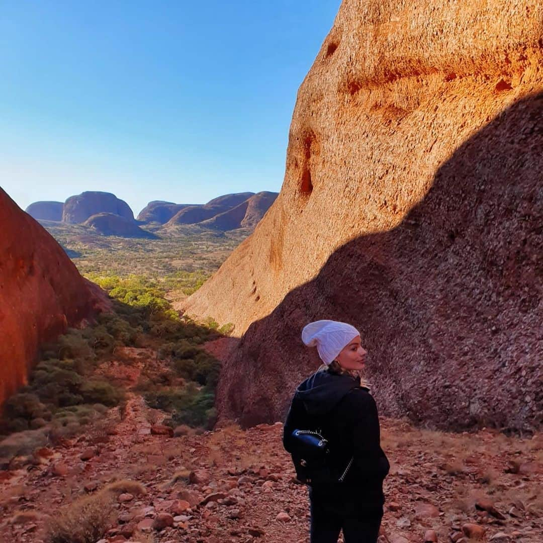 マーゴット・ロビーさんのインスタグラム写真 - (マーゴット・ロビーInstagram)「Outback adventure in @Australia ❤️🐨 (no filters, it’s just that beautiful out here)」5月16日 21時17分 - margotrobbie