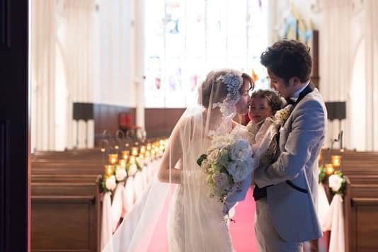 神戸セントモルガン教会さんのインスタグラム写真 - (神戸セントモルガン教会Instagram)「@kobe_st.morgan_church をフォローして、 #神戸セントモルガン教会 でお写真を投稿してくださいね* . ------------------- パパママ婚もお任せ下さい♪ ご家族のあたたかさを 感じられるような 素敵な結婚式のお手伝いをします！ ------------------- . ▽予約はTOPのリンクから❁ お問い合わせはDMに** >>>@kobe_st.morgan_church . ------------------- #結婚式 #ウェディング  #神戸花嫁 #神戸プレ花嫁  #関西花嫁 #神戸花嫁会 #神戸セントモルガン教会  #セントモルガン教会  #神戸結婚式 #KOBE #式場迷子 #ブライダルフェア #TAGAYA #weddingtbt #Dressy花嫁 #marryxoxo #ウェディングニュース #大聖堂 #チャペル #パパママ婚  #洋装  #家族フォト」5月16日 21時21分 - kobe_st.morgan_church