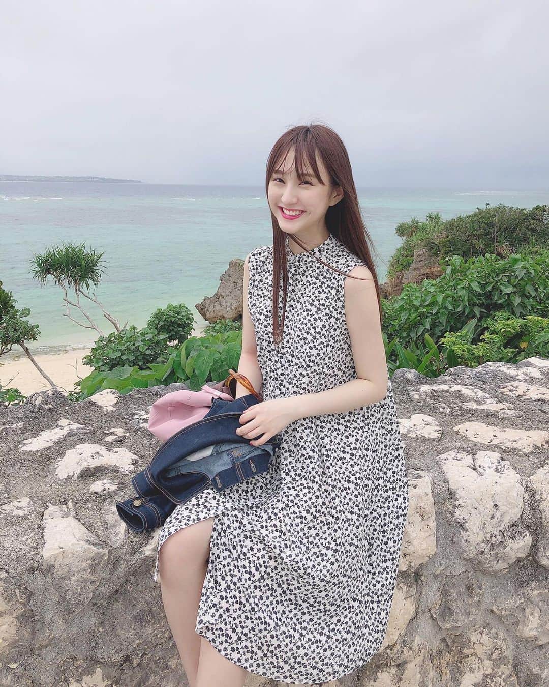 のインスタグラム：「☁️ ワンピースは @gu_global です♥️ #沖縄旅行 連投おわり🥳みてくれてありがとうございました」