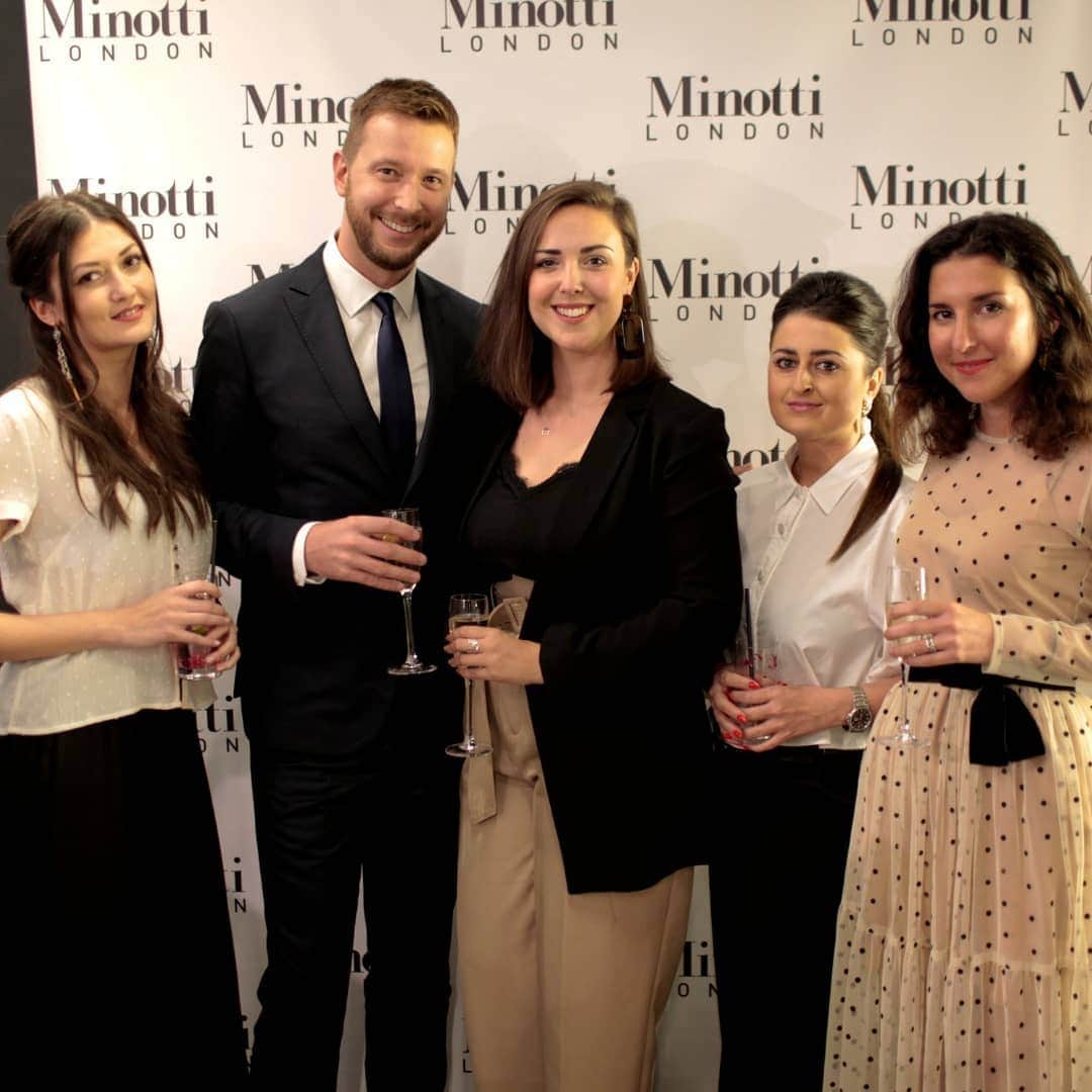 Minotti Londonさんのインスタグラム写真 - (Minotti LondonInstagram)「🖤THROWBACK🖤 Thank you to all our wonderful guests and to our brilliant team for making our 2019 Collection party one of our best ever.  Check out the photos in this post, then head to the link in our bio to see the whole new collection that is now available to experience in our London showroom.  Thanks also to our sponsors @laniquedrinks and @franklinandsons for providing the rose cocktails, and to our brilliant band @wearethestrikes for rocking our showroom with party tunes.  #luxurylife #luxury #luxuryinteriors #interior #luxurylifestyle #interiorstyling #designs #designinspiration #furniture #interiordesigninspiration #interiordesigner #furnituredesign #designers #party」5月16日 21時29分 - minottilondon