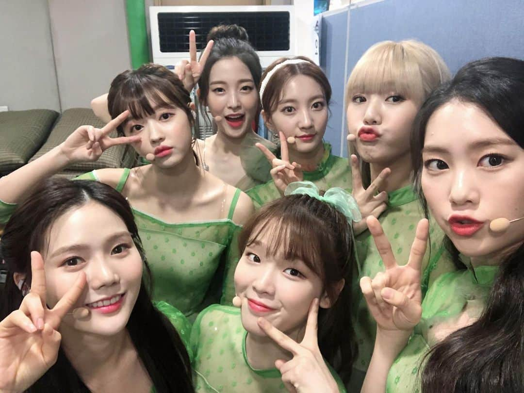 OH MY GIRLさんのインスタグラム写真 - (OH MY GIRLInstagram)「📸 190516 엠카운트다운 오마이걸 팅커벨🧚🏻‍♀️과 함께라면 그곳이 어디든 네버랜드💫  #오마이걸 #OHMYGIRL #OMG #다섯번째계절」5月16日 21時36分 - wm_ohmygirl