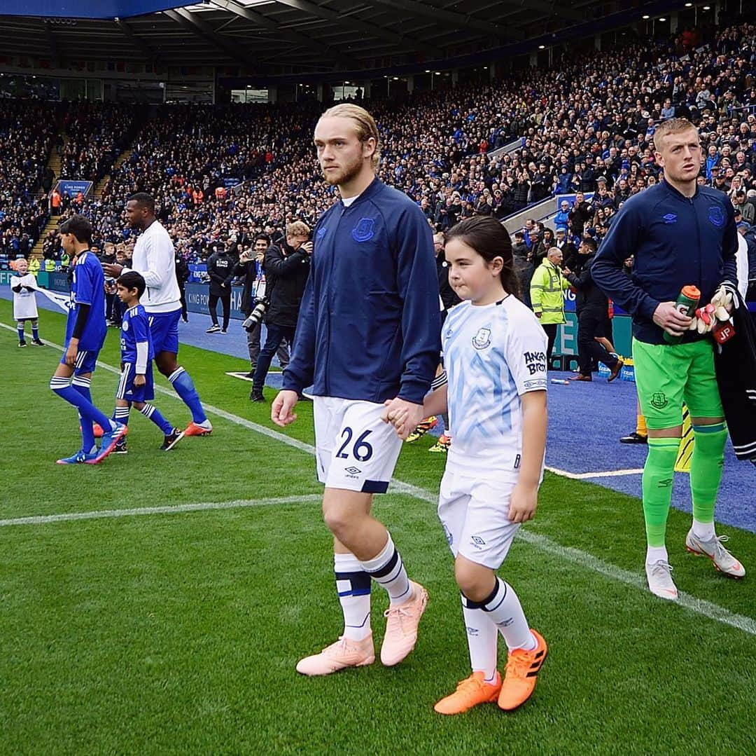 エヴァートンFCさんのインスタグラム写真 - (エヴァートンFCInstagram)「TD2️⃣6️⃣: One of us. ↔️ • • • #everton #efc #coyb #blues #toffees #evertonian #goodisonpark #tomdavies #davies #TD26 #premierleague #pl」5月16日 21時41分 - everton