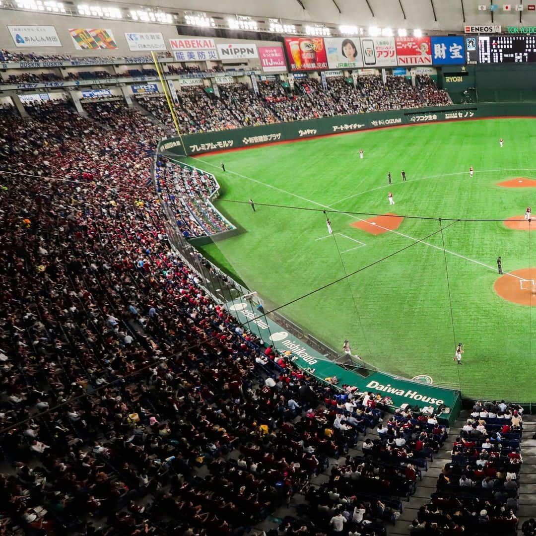 東北楽天ゴールデンイーグルスさんのインスタグラム写真 - (東北楽天ゴールデンイーグルスInstagram)「⚾️ ⚾️E 0-2 F⚾️ 年に1度の東京ドーム主催試合は終盤に失点し完封負け。 辛島選手が6回まで無失点のナイスピッチング👍🏼 42,256人のご来場ありがとうございました‼️ #rakuteneagles #RESTART #日本一の東北へ #辛島航」5月16日 21時42分 - rakuten_eagles