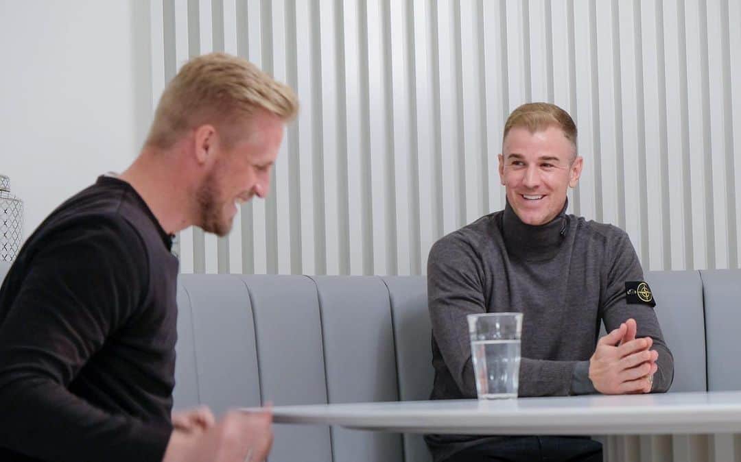 ジョー・ハートのインスタグラム：「Some laughs.  Next GLOVED Episode 4:  Part 2 - Me, Kasper Schmeichel & Jamie Edwards......Enjoy this next part.  Discussing things like. - How we played in the same team and competed together - What he was told by Sven Goran Eriksson when he was 19YO. - How this part of his career was about decision making. - What he learned from his various loan moves. - The Managers 7 Game Rule we encountered - What he does when he has to focus.  No Excuses at all.  The link is in Bio: YouTube channel for previous episodes.  Enjoy.」