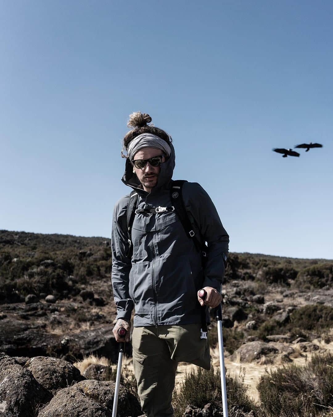 Mammutさんのインスタグラム写真 - (MammutInstagram)「@tomnative: "By climbing Kilimanjaro, I want to prove that a physical impairment does not necessarily need to be a disability. And it is by no means an excuse." #mammut_swiss1862 #dowhatyoucant #bewhatyoucan #hiking #hiking_daily #mountainlove #stayandwander #exploringtheglobe #adventurethatislife #mountainvibes #letswander」5月16日 22時00分 - mammut_swiss1862