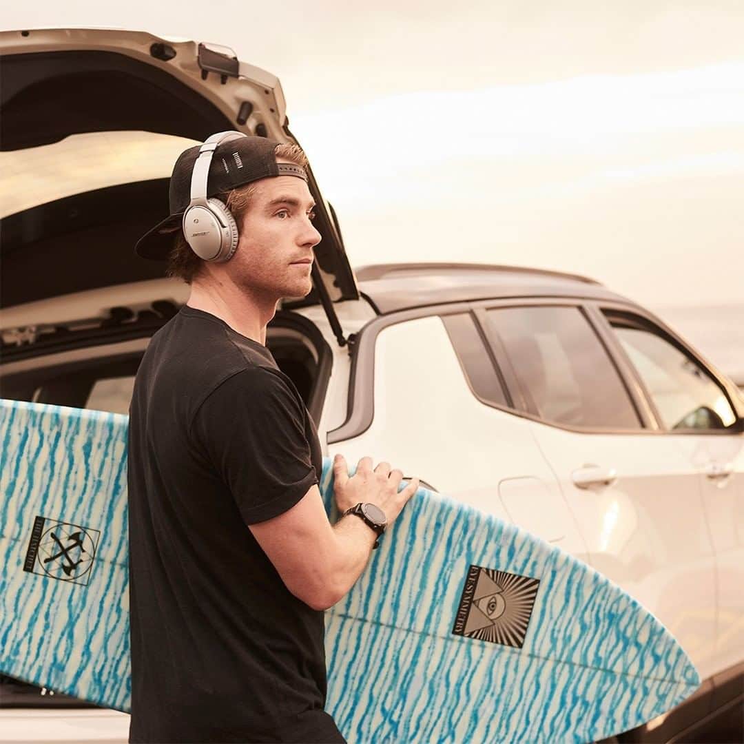 BOSEさんのインスタグラム写真 - (BOSEInstagram)「Ride the music. Ride the waves. #SurfsUp . . Click the link in bio to explore #QC35 II. 📸: @hayden_quinn​」5月16日 22時00分 - bose