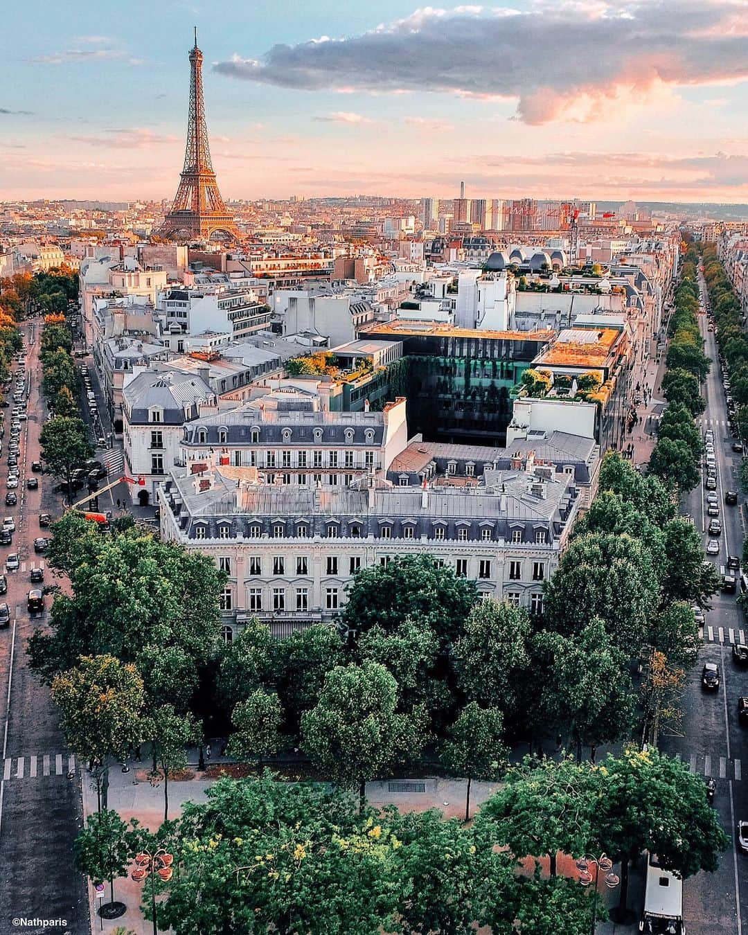 nathparisのインスタグラム：「🇫🇷Aujourd’hui c’est le Renaissance Global Day of Discovery dans les 6 différents @RenHotels à Paris, j’ai hâte de découvrir cette nouvelle expérience et de vous la partager ici. 🇺🇸Today is the Renaissance Global Day of Discovery in the 6 different @renhotels in Paris, I look forward to discovering this new experience and sharing it with you here. .  #DiscoverThisWay #RenHotels Paid partnership with Renaissance Hôtels」