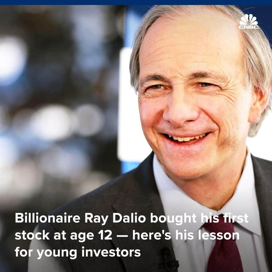 CNBCさんのインスタグラム写真 - (CNBCInstagram)「Long before he became a billionaire, Ray Dalio was a successful investor as a pre-teen.⠀ ⠀ When he was only 12 years old in the early 1960s, Dalio invested some money he'd earned caddying on a golf course. He took about $300 and bought shares of Northeast Airlines — not because he understood stocks, but because everyone he knew was talking up the stock market.⠀ ⠀ Dalio now heads Bridgewater Associates, the world's largest hedge fund with roughly $160 billion in assets. ⠀ His advice for young investors?⠀ ⠀ "Dive into the markets, have the sh-- kicked out of you, and learn how to do things differently."⠀ ⠀ More, at the link in bio. (with @cnbcmakeit)⠀ *⠀ *⠀ *⠀ *⠀ *⠀ *⠀ *⠀ #stockmarket #stocks #business #marketdata #data #investing #portfolio #tradertalk #money #trading #wealth #wallstreet #wallst #businessnews #quotes #quoteoftheday #quotetoliveby #quotestagram #quotesoftheday #wordsofwisdom #wordstoliveby #cnbc #cnbcmakeit⠀」5月16日 22時05分 - cnbc
