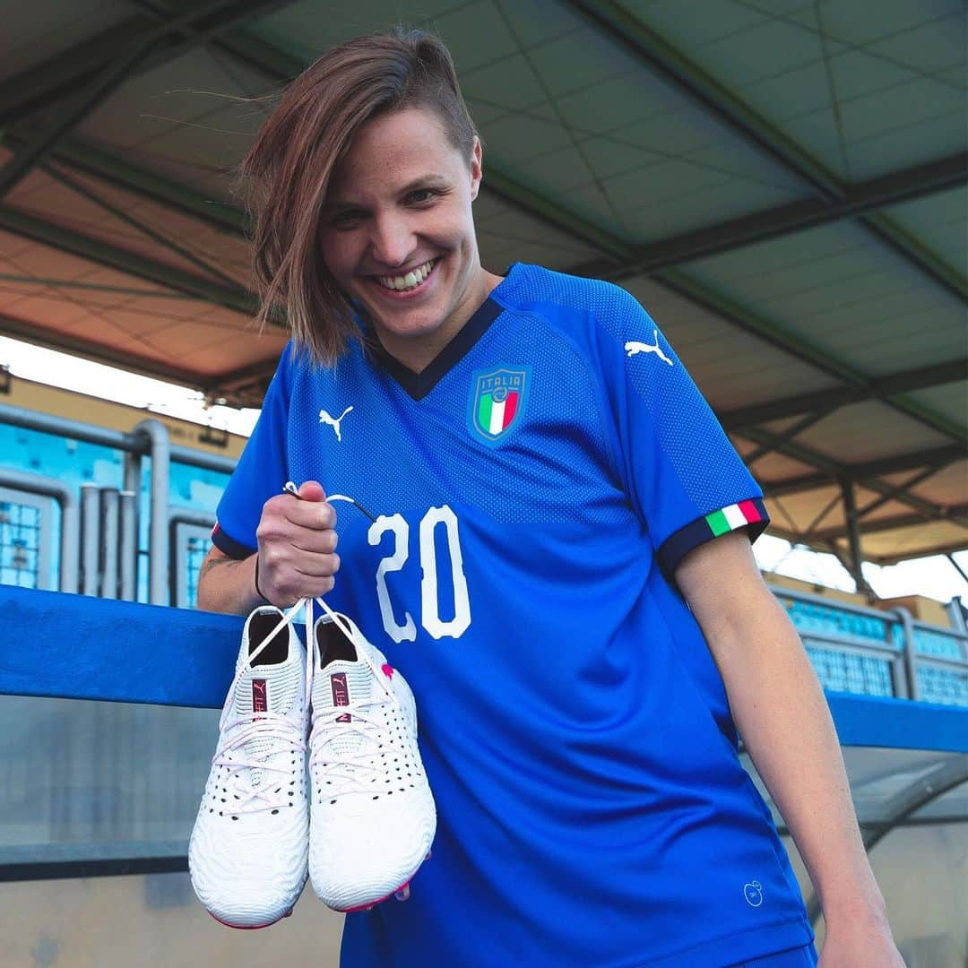 サッカーイタリア代表さんのインスタグラム写真 - (サッカーイタリア代表Instagram)「Inspire a nation? Inspire the game.  #PUMAFuture #PUMAOne #NewLevels」5月16日 22時10分 - azzurri