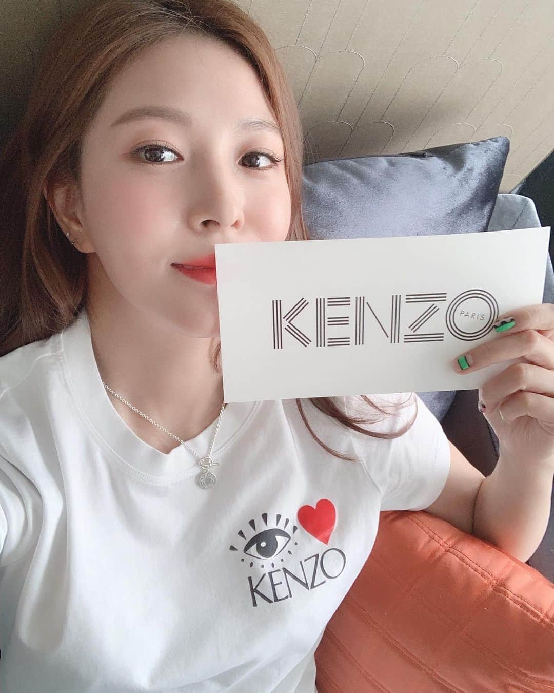 BoAのインスタグラム：「Thnx to my lovely fans who waited outside of the party venue! Hope we’ll meet up again very soon ;) 😍😍」