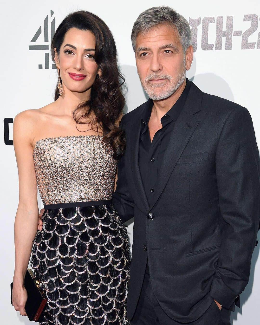 シャーロット・ティルベリーさんのインスタグラム写真 - (シャーロット・ティルベリーInstagram)「Congratulations to my genius friend #GeorgeClooney on the premier of his dazzling adaptation of the iconic @catch22onhulu. I was so mesmerised by your vision, from the storytelling, to the score, to its stellar cast. Go and watch it, darlings!!!!! 💋💫♥️✨🎥」5月16日 22時26分 - charlottetilbury