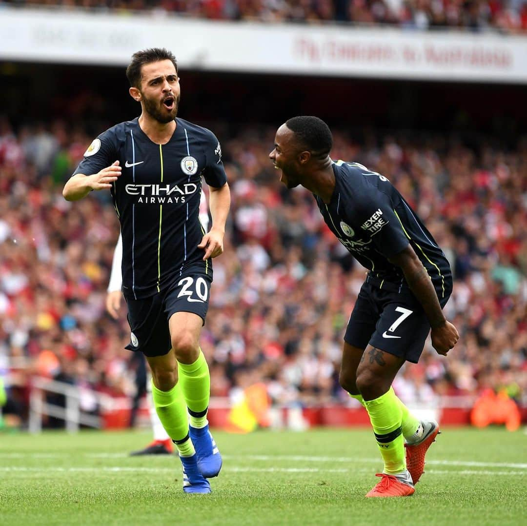 プレミアリーグさんのインスタグラム写真 - (プレミアリーグInstagram)「8️⃣ of the best moments from @mancity’s unforgettable #PL season! What was your favourite? 🤔 . #PremierLeague #throwbackthursday #tbt #mcfc」5月16日 22時35分 - premierleague