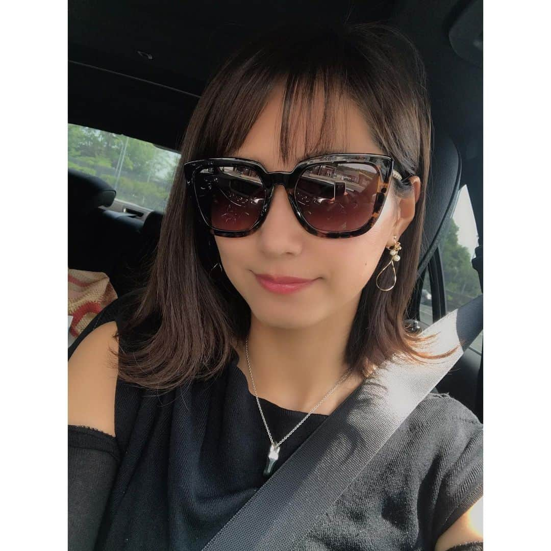 吉川亜樹さんのインスタグラム写真 - (吉川亜樹Instagram)「ドライブの良い季節☀️ 車は乗せてもらうより運転派🏎 #drive #driving #car#車#運転#サングラス#sunglasses#🕶#🏎#吉川亜樹」5月16日 22時40分 - yoshikawa_aki