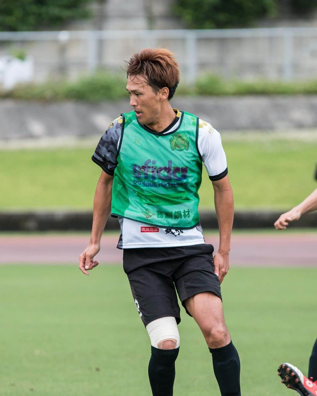 FC琉球さんのインスタグラム写真 - (FC琉球Instagram)「⚽️ 久しぶりに練習風景を... 沖縄は本日梅雨入りしました。 . . #FC琉球」5月16日 22時42分 - fcryukyu