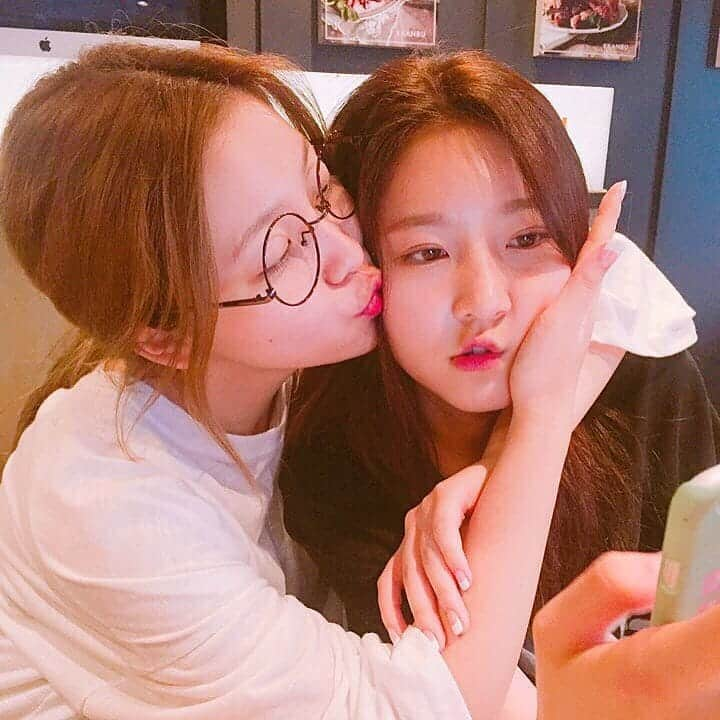 イェリさんのインスタグラム写真 - (イェリInstagram)「Miss them sooo much😭😘 #REDVELVET #YERI #레드벨벳 #예리」5月16日 22時48分 - redvelvet_yeri