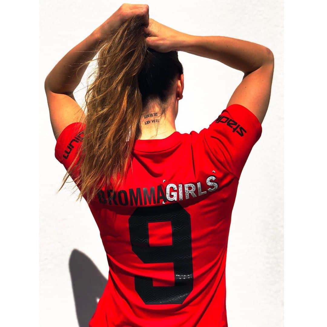 コソヴァレ・アスラニさんのインスタグラム写真 - (コソヴァレ・アスラニInstagram)「Brommapojkarna byter till Brommagirls❗️ @bp1942 #nikewomen #thefutureisequal」5月16日 22時56分 - asllani9
