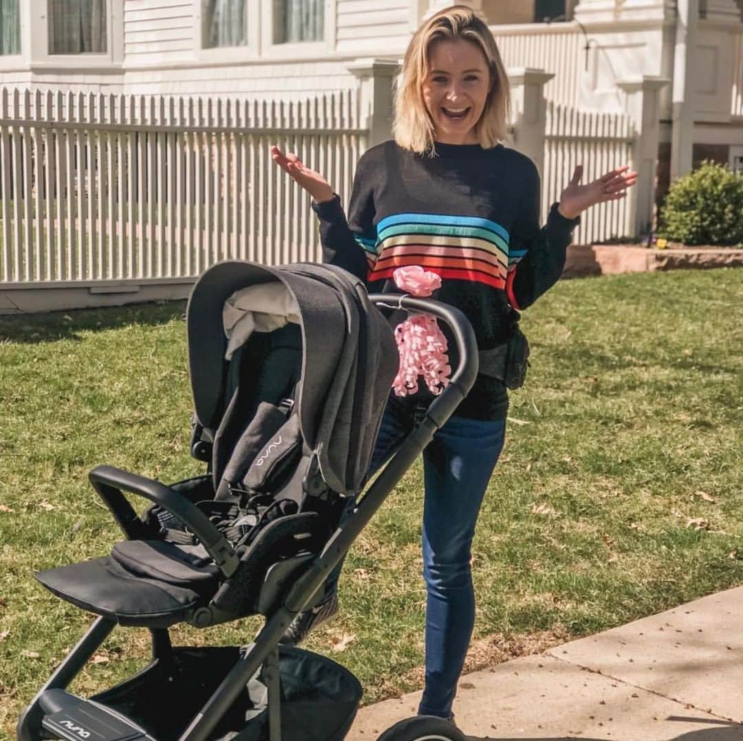 nunaさんのインスタグラム写真 - (nunaInstagram)「Beverley Mitchell knows a Nuna Stroller is the perfect baby shower gift  #TBT to that time @beverleymitchell announced she was going to be an Auntie with our MIXX2™ stroller!! #Repost @beverleymitchell … I’m going to be an Auntie!!!! Can’t wait!!! So excited to stroll this little love bug around in this amazing @nuna_usa #nunamixx How awesome is this stroller!!! Yeah can’t wait to spoil this baby bug!!! #firsttimeauntie #auntie #family  https://www.nuna.eu/usa/strollers *MIXX2 shown in Caviar #Nuna #Nuna_US #strollers #MIXX #stroller #celebrity #auntie #bestaunt #family #excited #happy #love #babyshower #presents」5月16日 23時00分 - nuna_usa