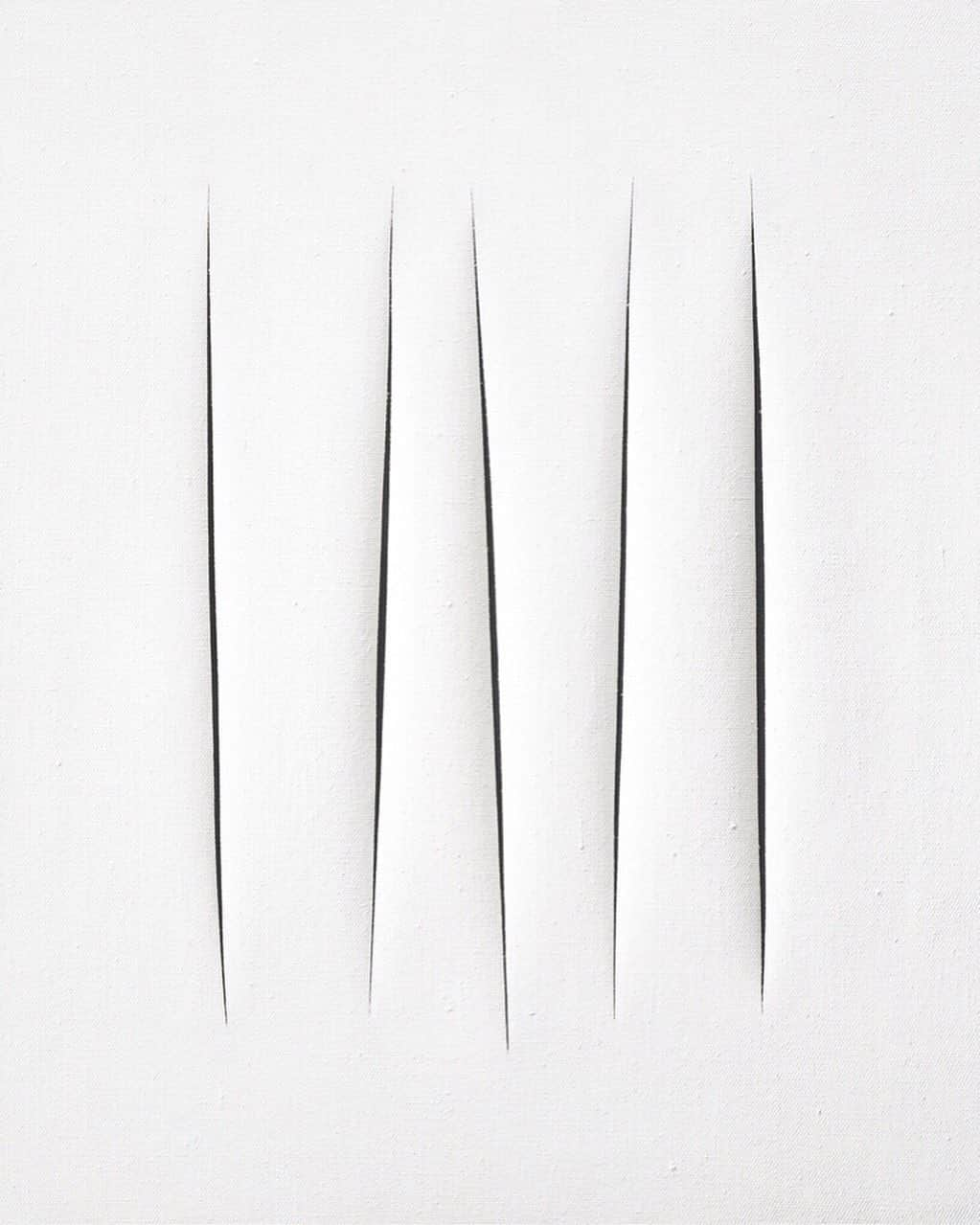 Cynthia Sakaiのインスタグラム：「Radical elegance. Lucio Fontana broke free from the traditional limitations of painting with his large, three-dimensional incisions on white canvas. His innovation and attention to detail challenges the viewer to engage with each piece’s unique light, shadow, dimension and form. Lucio Fontana | Concetta Spaziale | 1966-1968」