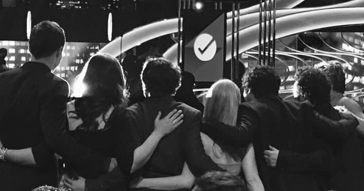 メリッサ・ラウシュのインスタグラム：「Can’t believe I’m writing this...Join us tonight for a super special evening. An hour long @bigbangtheory_cbs series finale ~ a can’t miss @youngsheldoncbs ~ a wonderful behind the scenes show and the gang on @colbertlateshow 💙」
