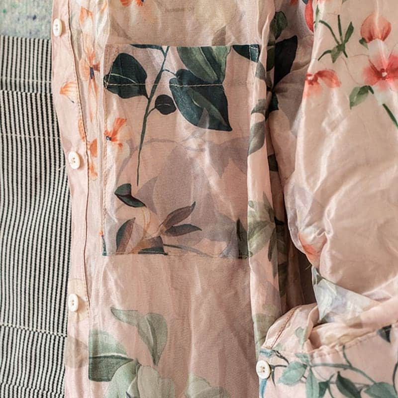 キャベジズ&ローゼズのインスタグラム：「The first floral Taffeta items are now online! Lisa Rose shirt in floral taffeta or pink seersucker is our most perfect shirt yet.  #italianfabrics #floral #taffeta #britishfashion #limitededition #livinglifebeautifully #cabbagesandrosesfashion #specialpieces #shirtdress #flowers @christina_strutt @cabbagesandroses_shop @thecountrybrocantestore」
