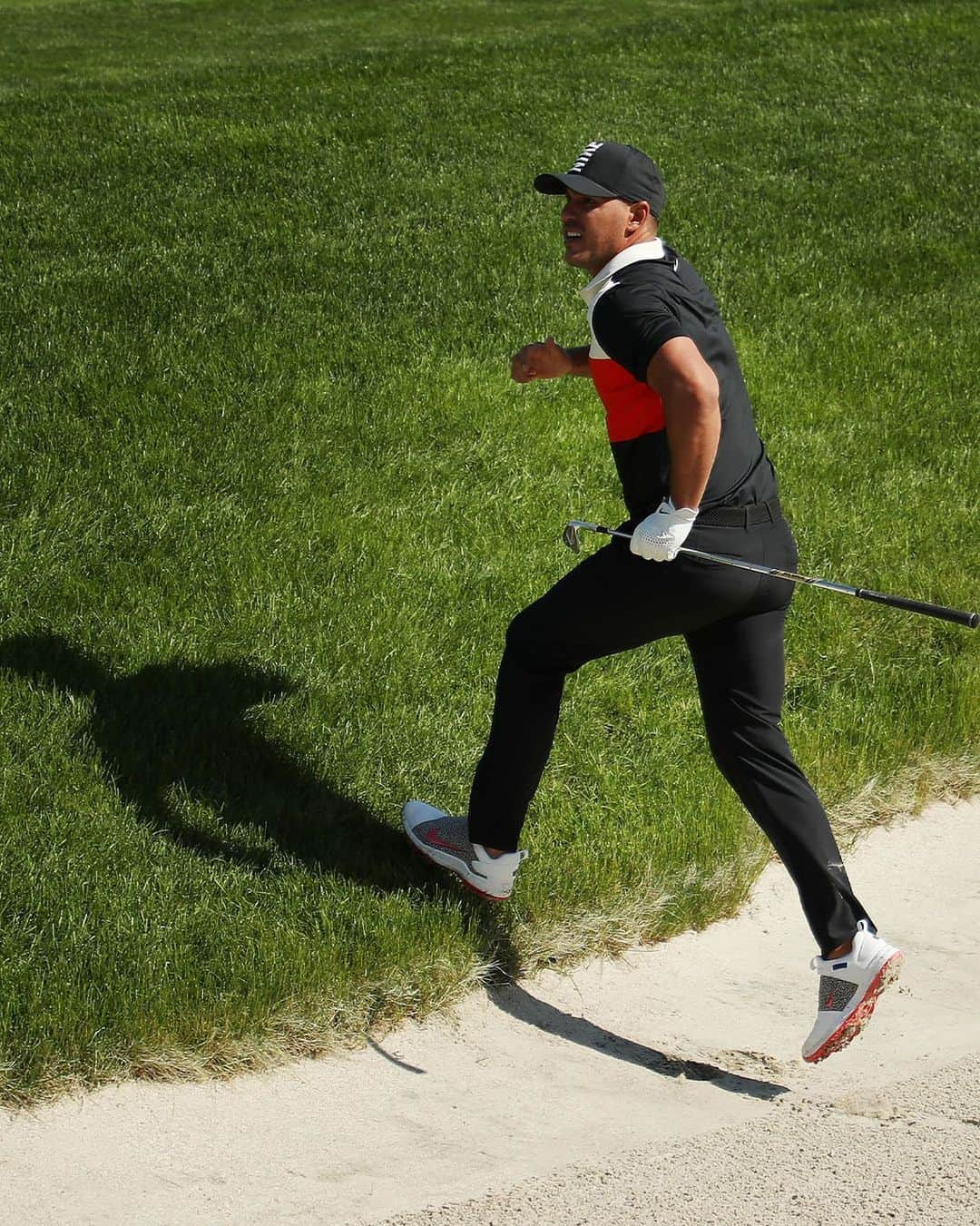 PGA TOURさんのインスタグラム写真 - (PGA TOURInstagram)「Catch him if you can.  Defending champ @bkoepka makes the turn at 3-under. #LiveUnderPar」5月16日 23時56分 - pgatour