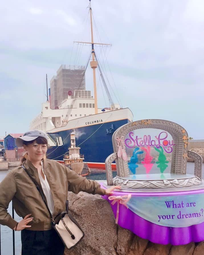 沙羅さんのインスタグラム写真 - (沙羅Instagram)「初めてのDisney Sea🌃💫﻿ ﻿ #うれぴーたのぴー大好き💕  #ずっとワクワクしたー💖💛 #最高だー！！ #disneysea﻿ #disney #sea﻿ #whatareyourdreams?﻿ #このspotで夢を語ってみたりしちゃったよ﻿ #ミッキーがこんなにかっこよかったなんて💖﻿ #ミニーのKiss💋可愛い💕﻿ #老若男女皆笑顔﻿ #水と光のショーきれいだった！﻿ #BigBandBeat も🥁✨﻿ #素晴らしかったー😆﻿ #まさに夢の国でした🍀﻿ #明日も頑張れるー😭」5月16日 23時50分 - sarapika128