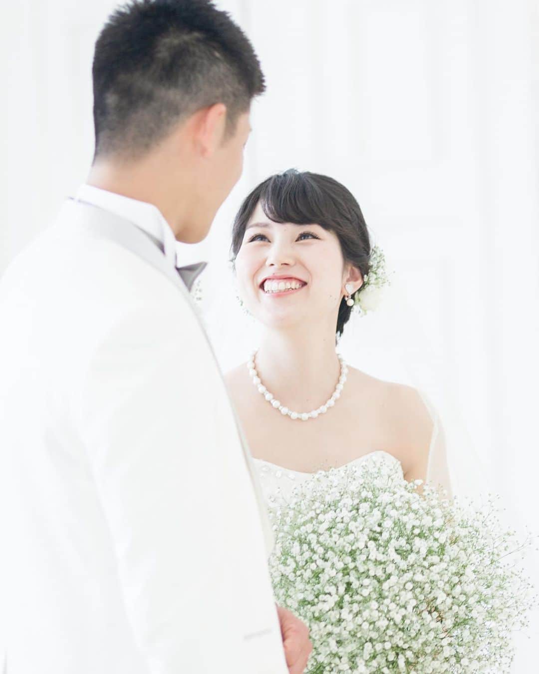 アルマリアンFUKUOKA　公式さんのインスタグラム写真 - (アルマリアンFUKUOKA　公式Instagram)「ㅤㅤㅤㅤㅤㅤㅤㅤㅤㅤㅤㅤㅤ ㅤㅤㅤㅤㅤㅤㅤㅤㅤㅤㅤㅤㅤ 笑顔で見つめ合って、 今日を、二人で迎えられること。 幸せだと思うには、 これ以上ないほどの理由。 ㅤㅤㅤㅤㅤㅤㅤㅤㅤㅤㅤㅤㅤ #almalienfukuoka  #wedding #weddingparty #weddingphotography #weddingphoto  #happywedding  #アルマリアン福岡 #ウェディング  #ウェディングアイテム  #絆wedding #全国のプレ花嫁さんと繋がりたい  #日本中のプレ花嫁さんと繋がりたい  #福岡花嫁 #エスクリ #アットホームな結婚式 #卒花嫁 #結婚式 #福岡 #天神 #2019春婚 #2019夏婚 #入籍 #結婚 #プラコレ #結婚式準備 #結婚式準備記録  #式場見学 #marryxoxo」5月17日 11時13分 - almalien_fukuoka