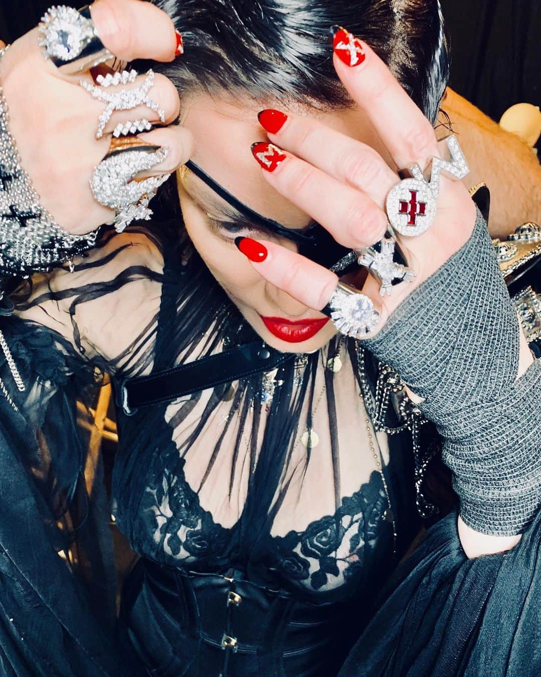 マドンナさんのインスタグラム写真 - (マドンナInstagram)「Not everyone is coming to the  F U T U R E🚀🚀🚀 ft.  @quavohuncho . @diplo @whereisstarrah  Madame ❌ sees everything! #future #madamexueliancepoeme」5月17日 11時15分 - madonna