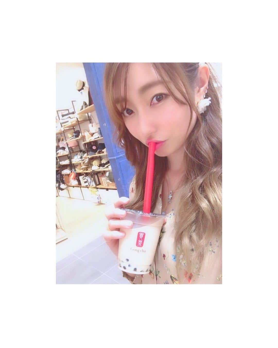 大谷芽衣さんのインスタグラム写真 - (大谷芽衣Instagram)「・ ・ ・ gm◡̈♥︎・ やっとゴンチャ飲めた‼︎ いつも２時間くらいの並び列で なかなか飲めなかったけど 珍しく空いててやっと飲めました♡ 「タピろ！」って言いたかったの やっと言えた。笑 さて今日も１日頑張りましょうฅ( ̳• ·̫ • ̳ฅ)♡︎ ・ ・ #ゴンチャ #貢茶  #ららぽーと名古屋みなとアクルス  #ららぽ #タピ活 #タピった #タピオカ #言いたかっただけ #笑 #followme #japanesegirl」5月17日 9時59分 - otani_mei