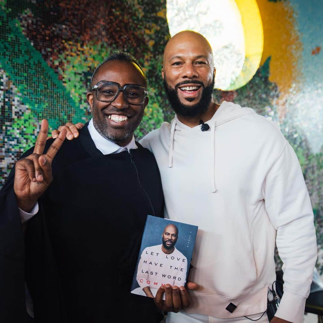 コモンさんのインスタグラム写真 - (コモンInstagram)「This book tour has started off with a bang.  Thank you @Sheldonascott and @eatonworkshop for opening your doors to me.  Also, thanks to @b.on.top and @jefftribblejr for driving the discussion and a special thanks to everyone that came out to the book signing! 📸 @shaughncooper」5月17日 10時05分 - common