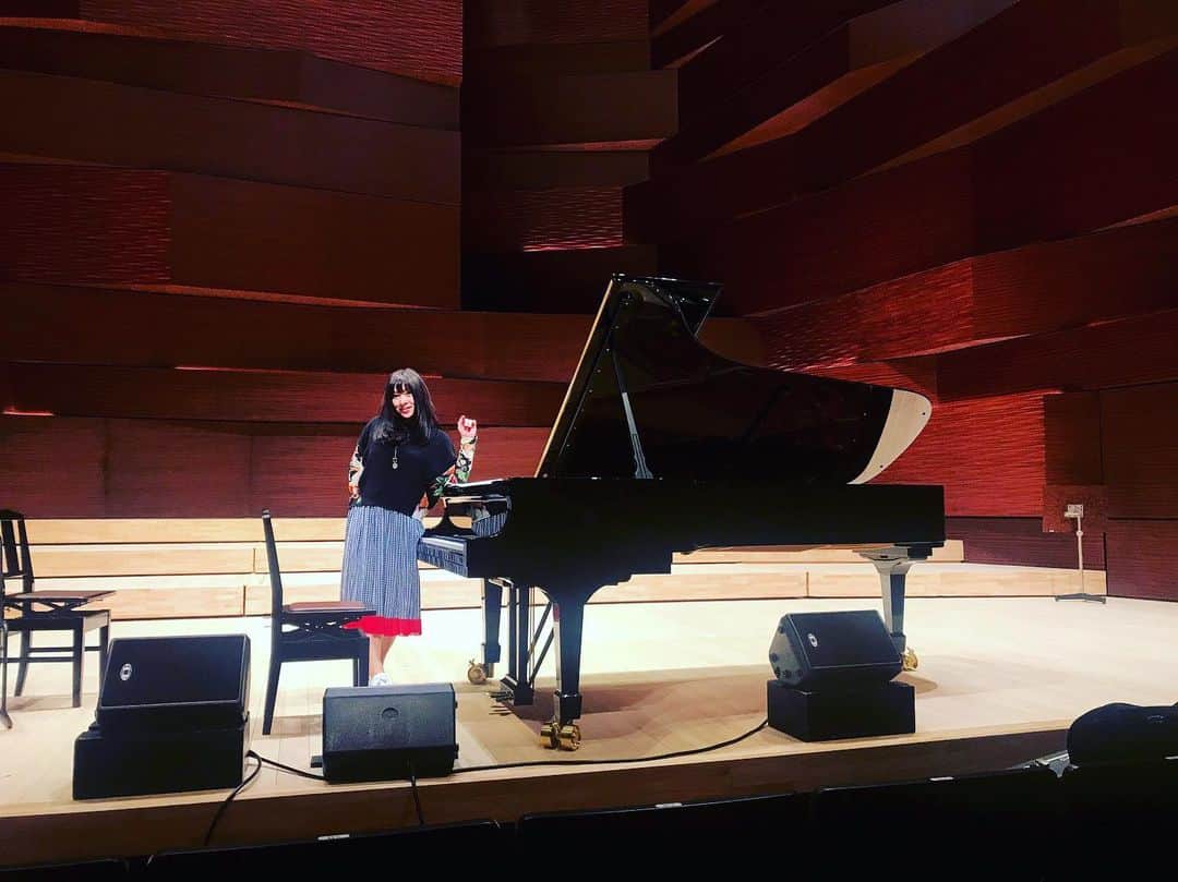 鈴華ゆう子のインスタグラム：「Tomorrow, I have my orchestra concert at tcm hall. #yukosuzuhana #piano #tcm #鈴華ゆう子」