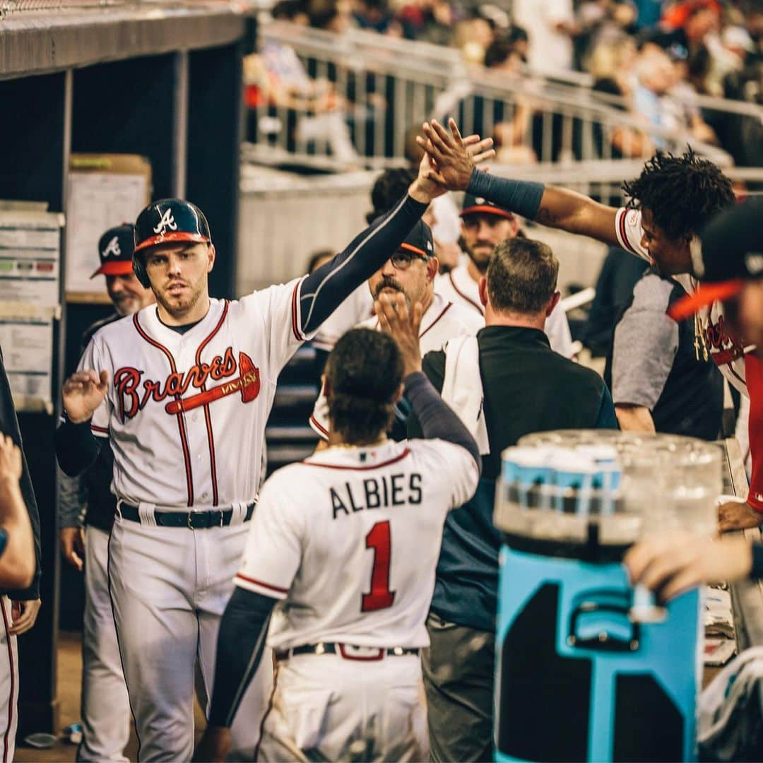 アトランタ・ブレーブスさんのインスタグラム写真 - (アトランタ・ブレーブスInstagram)「Teamwork makes the dream work.」5月17日 10時27分 - braves