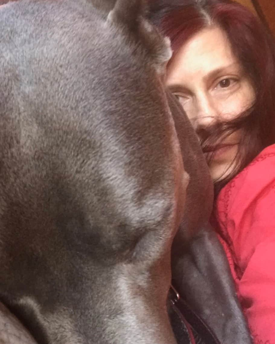 レイン・ウィルソンさんのインスタグラム写真 - (レイン・ウィルソンInstagram)「My wife and her Dire Wolf. @HolidayReinhorn #PitBullAcres #Diamond」5月17日 11時09分 - rainnwilson