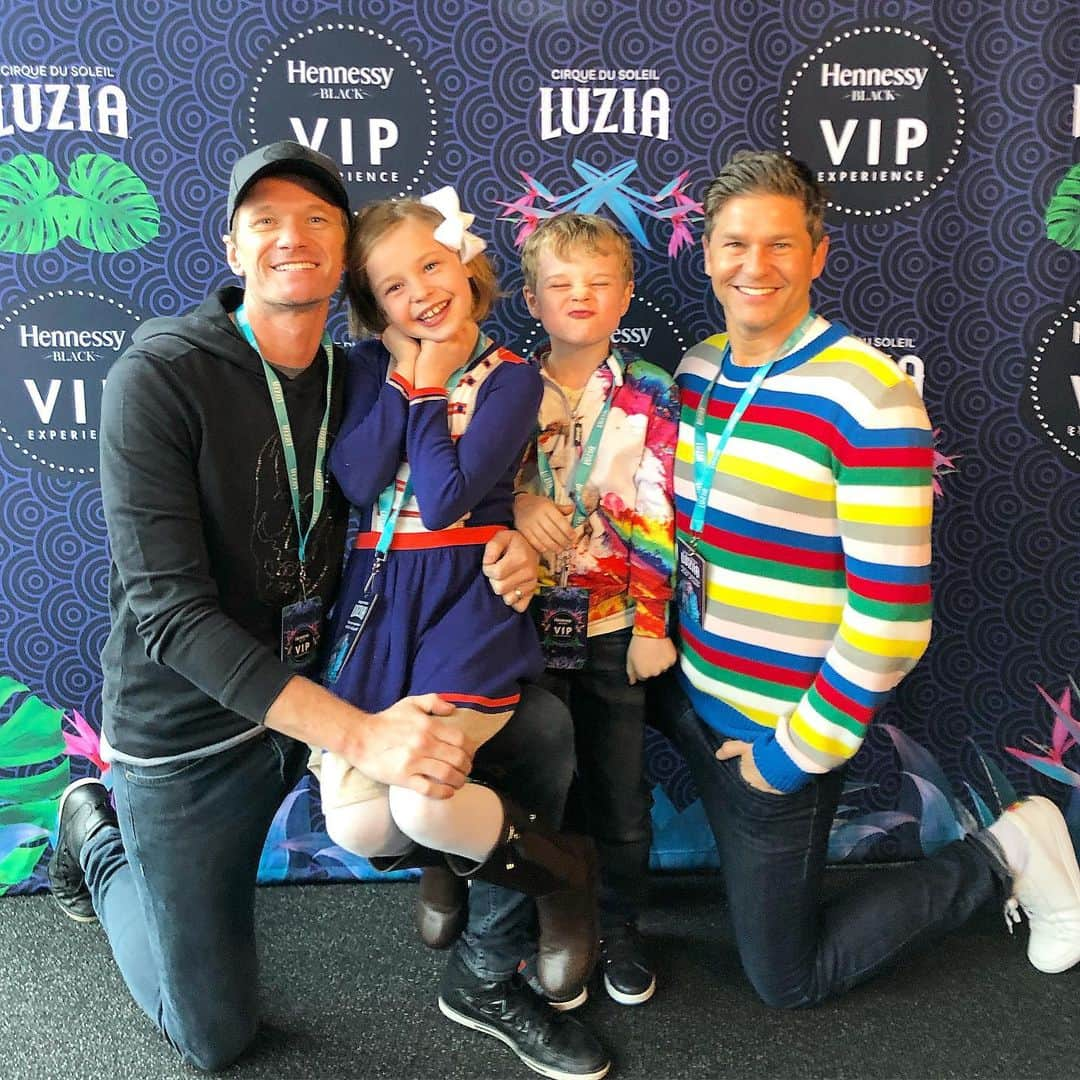 ニール・パトリック・ハリスさんのインスタグラム写真 - (ニール・パトリック・ハリスInstagram)「Took friends and family to the @cirquedusoleil show #LUZIA, now playing in NYC. It’s spectacular - a visual tour through Mexican culture, as only Cirque can do. It’s flipping amazing, but only by true professionals (see the last video). @dbelicious」5月17日 11時04分 - nph