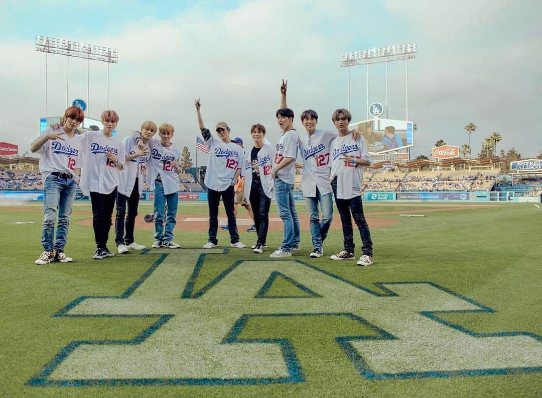 NCT 127さんのインスタグラム写真 - (NCT 127Instagram)「We threw out the first pitch at the @dodgers game last night!! Let's do it again sometime!! • NCT 127 〖 #SUPERHUMAN 〗  Music Release ➫ 2019 05 24 • #WE_ARE_SUPERHUMAN #NCT127_SUPERHUMAN #NCT127 #NCT  #NEOCITYinUSA #NCT127inUSA」5月17日 2時12分 - nct127