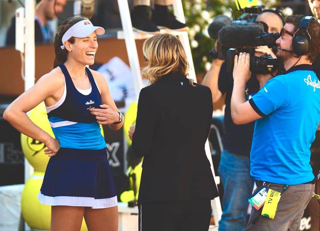 ジョアンナ・コンタさんのインスタグラム写真 - (ジョアンナ・コンタInstagram)「Sunny day smiles. 😁🇮🇹🎾」5月17日 2時36分 - johannakonta